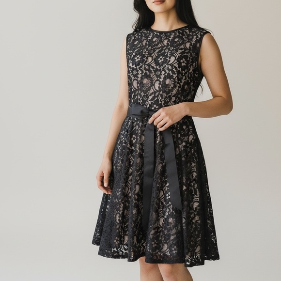 Betsy & Adam Dresses & Skirts - ❤️💋Charming Betsy & Adam Elegant Sleevless Black Lace Formal Cocktail Dress